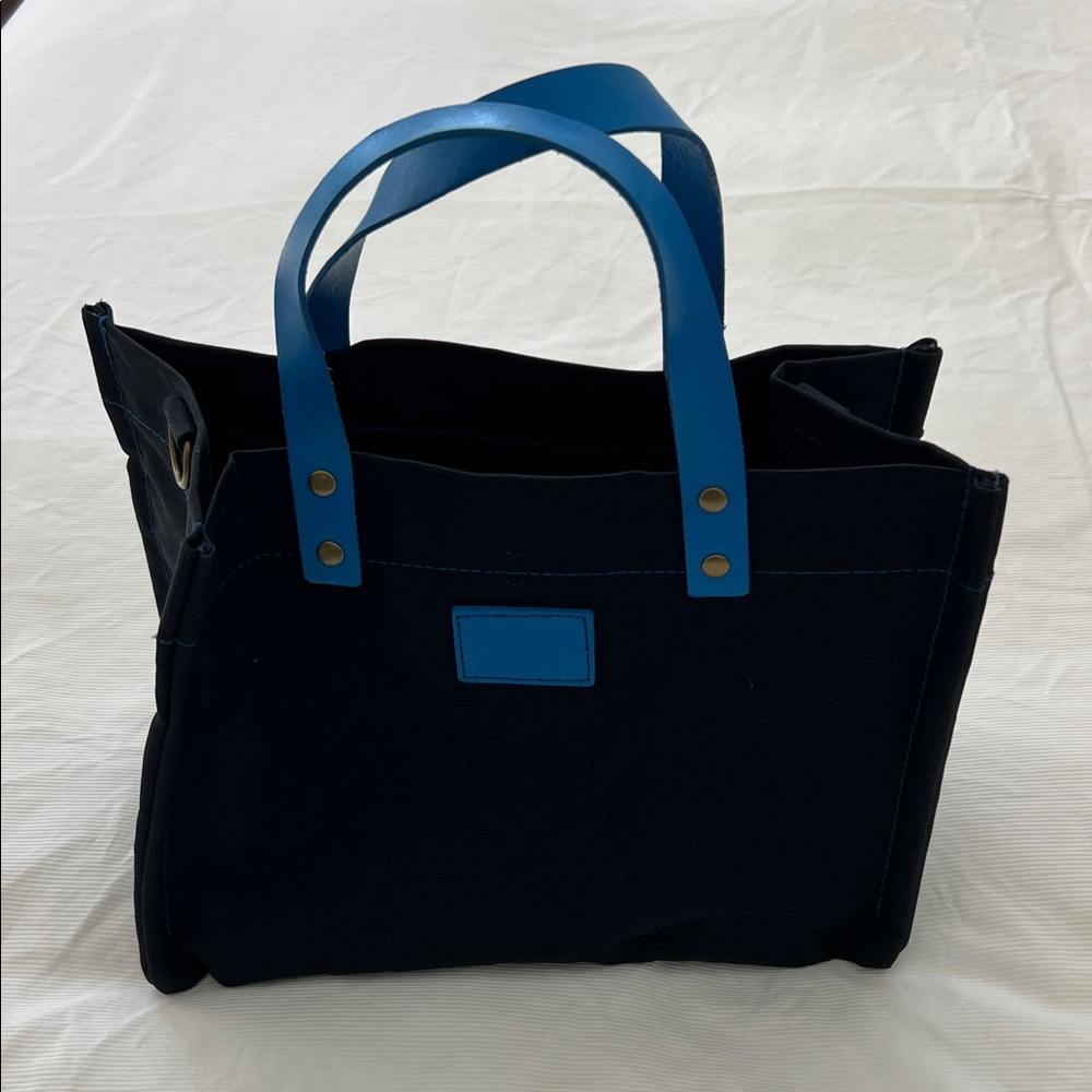 Parker Thatch Small Mimi Nylon Bag
Color: Navy with French Blue Handles